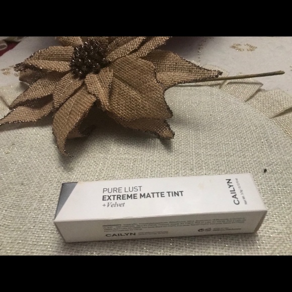 Smash Box Cailyn Matte Lip Color - Picture 2 of 2